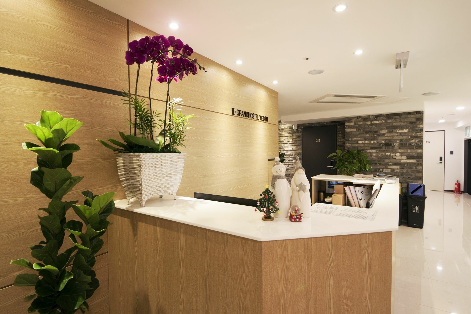 K-Grand Hostel Yeosu Exterior photo